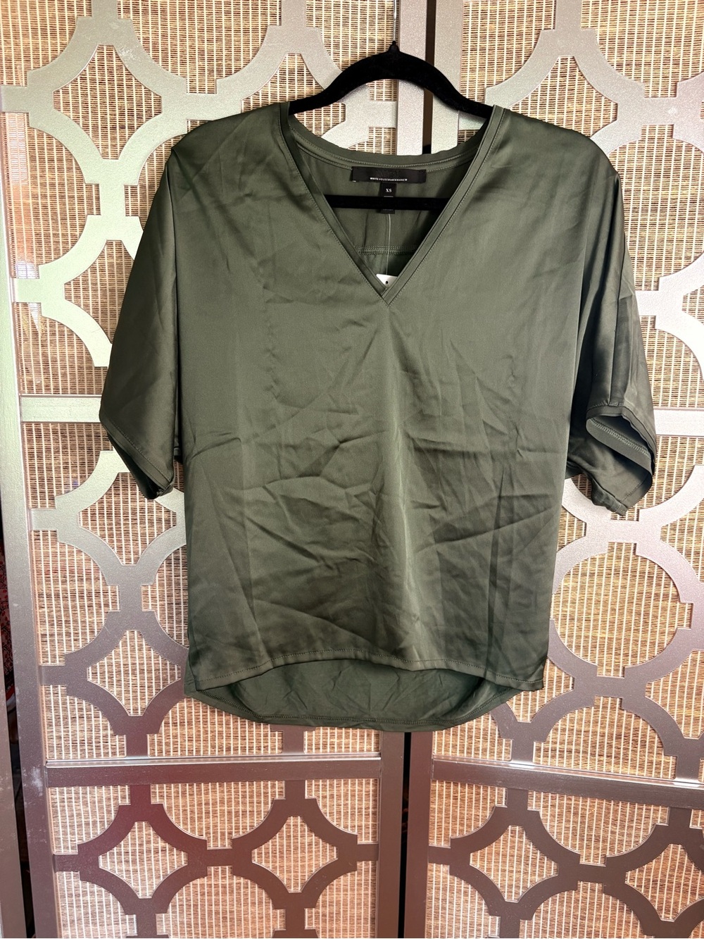NWT White House Black Market Olive Green V-Neck Short Sleeve Blouse